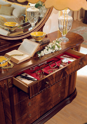 Klassica Italian Lacquer Queen Bed Model VGCAKLASSICAS