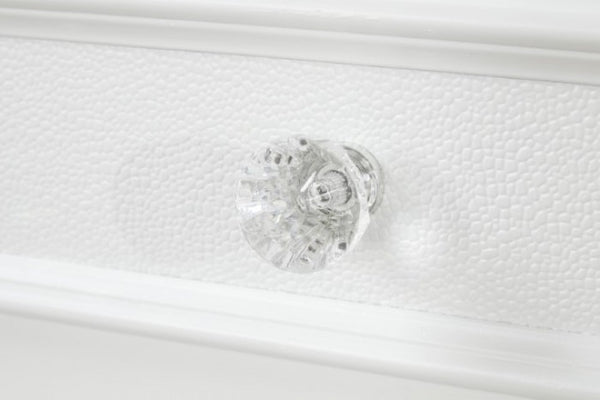 Furniture of America Naucalpan White Traditional Chest Model FM7456WH-C