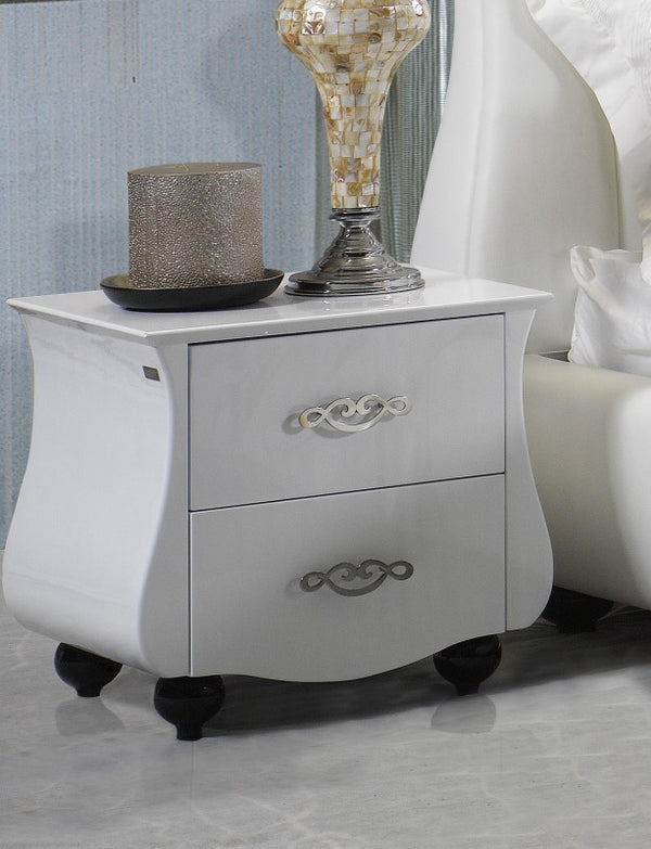 Metta Modern White Leather Eastern King Bed Model VGSLE-METTA