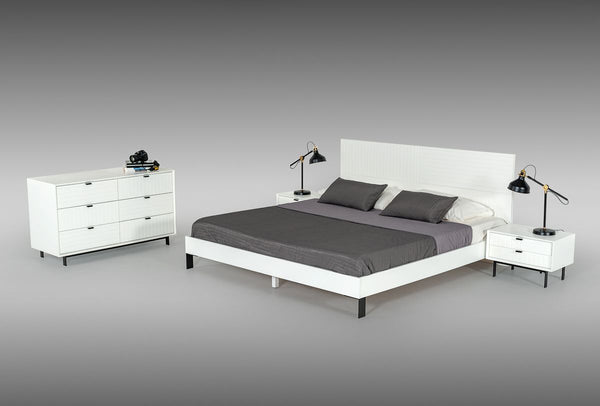 Eastern King Nova Domus Valencia Contemporary White Bed Model VGMABR-76-BED-EK
