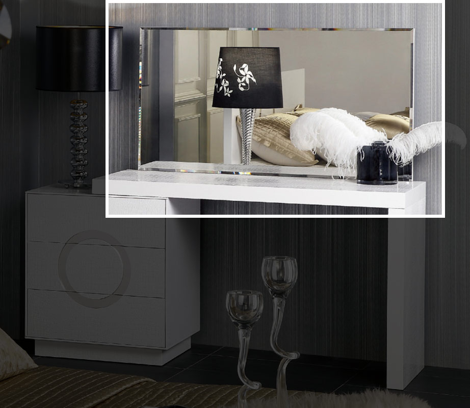 LA Furniture Ovidius Transitional Chrome Framed Mirror VGUNAW412-110 Contemporary Style by Vig Furnitrue Number 13560 Catch Home Goods