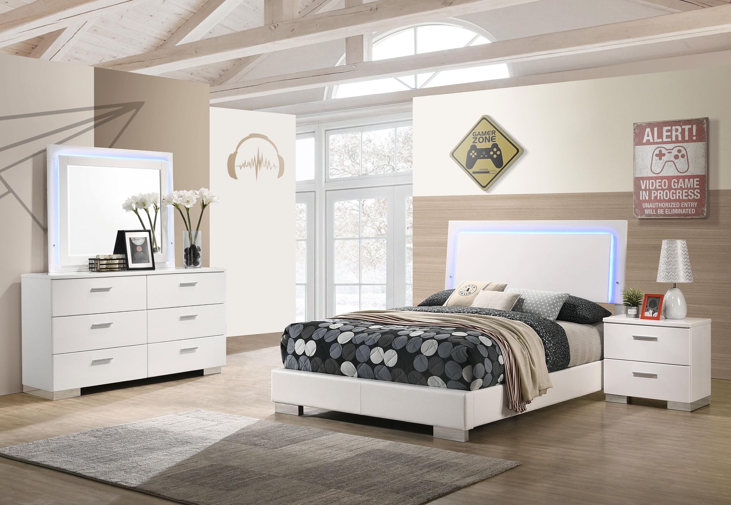 Coaster Felicity Contemporary Full Bed Model 203500F-S4L