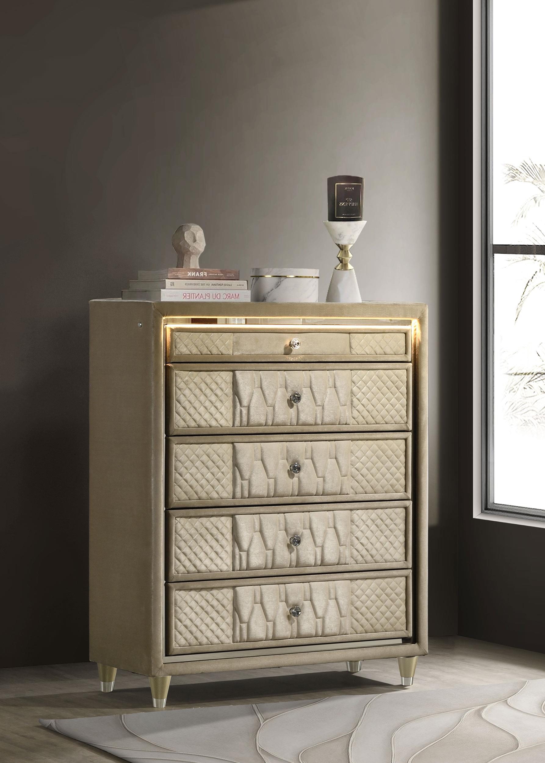 Coaster Lorient Traditional Chest Model 222665