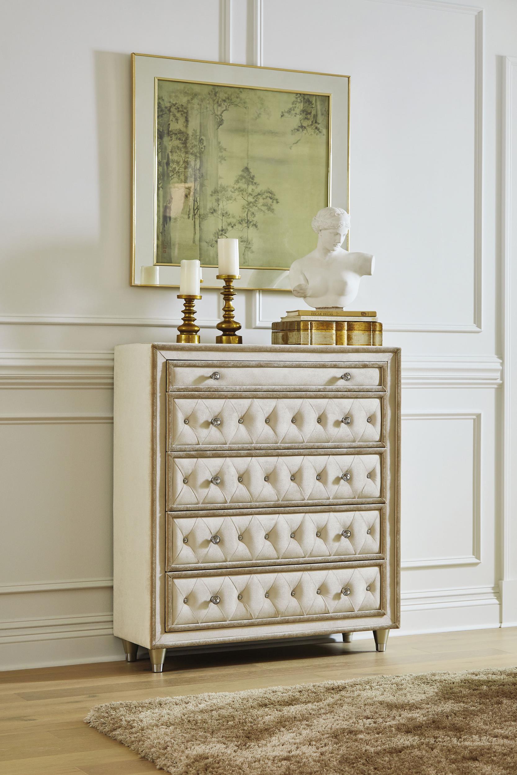 Coaster Antonella Modern Classics Chest Model 223525