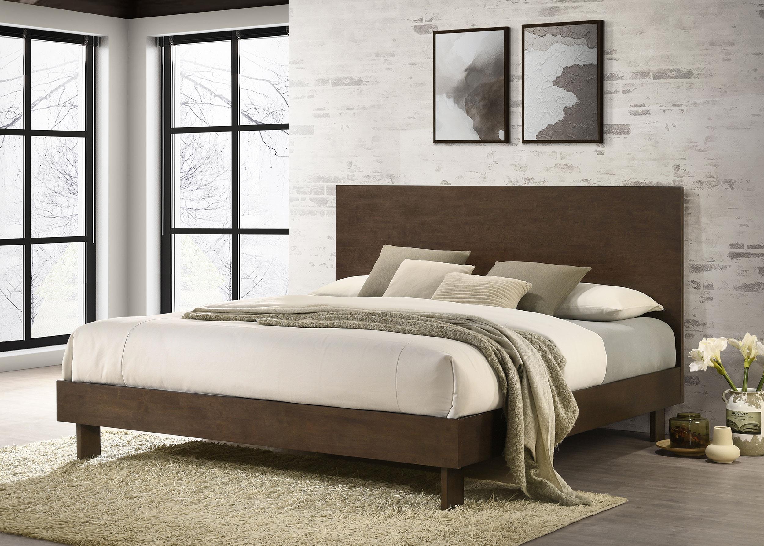 Coaster Glenwood Transitional Eastern King Bed Model 225011Ke