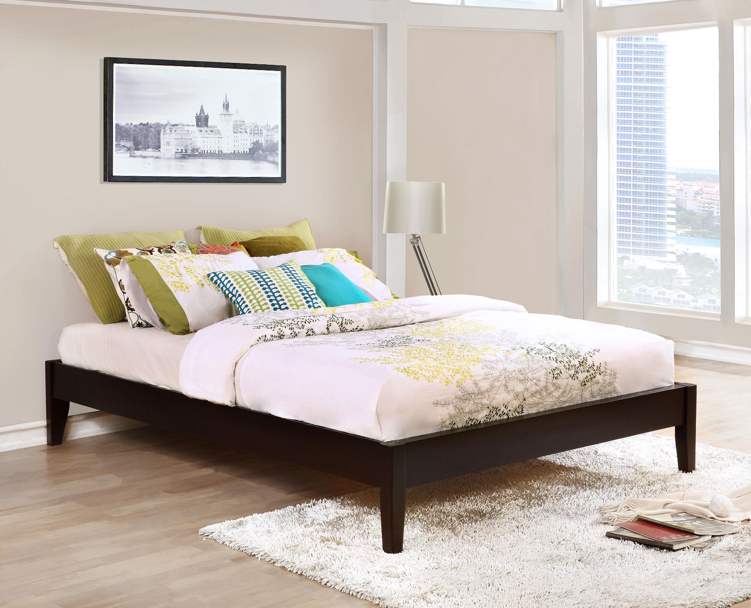 Coaster Hounslow Transitional Queen Bed Model 300555Q