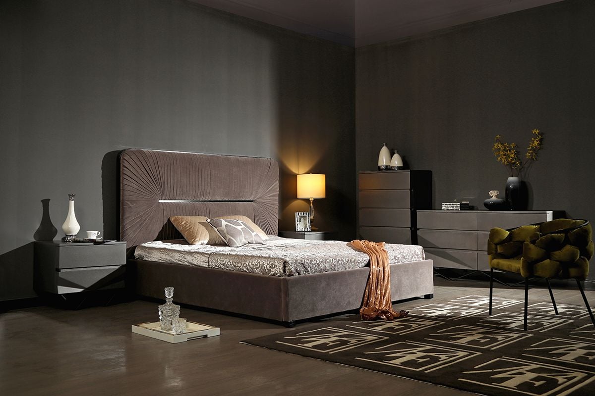 LA Furniture Duke Modern Grey Velvet & Black Gun Chrome EK Bedroom Set VGVCBD1903-GRY-SET-EK Contemporary Style by Vig Furnitrue Number 80266 Catch Home Goods