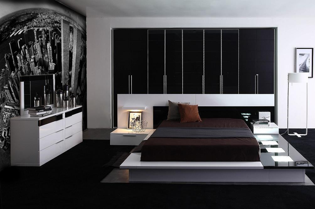 LA Furniture Eastern King Impera Modern-Contemporary lacquer platform bed VGWCIMPERA-EK Contemporary Style by Vig Furnitrue Number 11691 Catch Home Goods